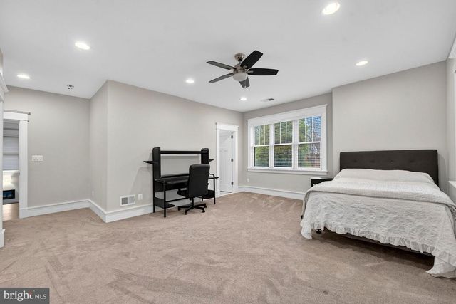 1105 LAKEWOOD DR SW, Vienna, VA 22180