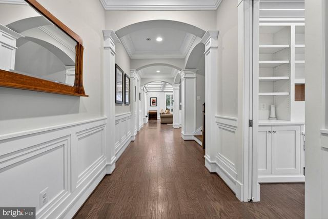 1105 LAKEWOOD DR SW, Vienna, VA 22180