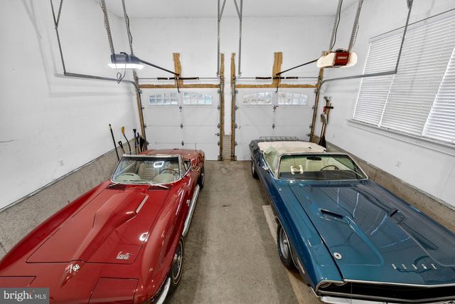 1105 LAKEWOOD DR SW, Vienna, VA 22180