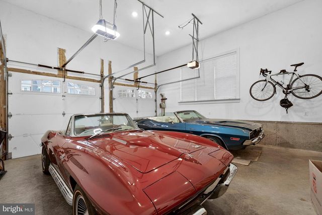 1105 LAKEWOOD DR SW, Vienna, VA 22180