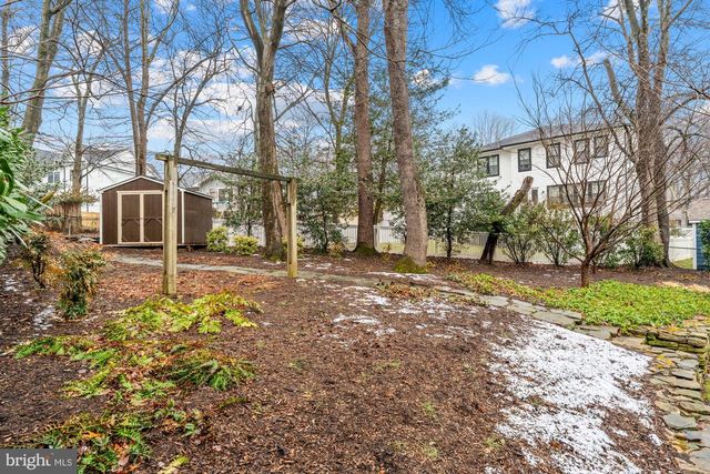 1105 LAKEWOOD DR SW, Vienna, VA 22180