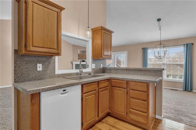 528 Durham Court, Lawrence, KS 66049