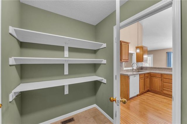 528 Durham Court, Lawrence, KS 66049