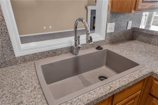 528 Durham Court, Lawrence, KS 66049