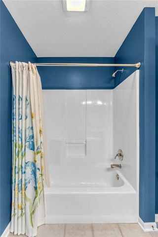 528 Durham Court, Lawrence, KS 66049