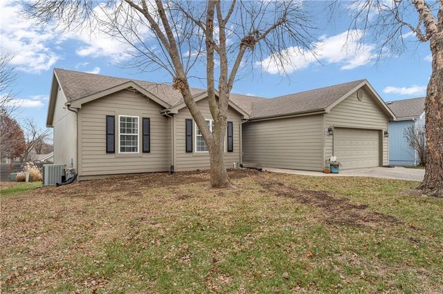 528 Durham Court, Lawrence, KS 66049