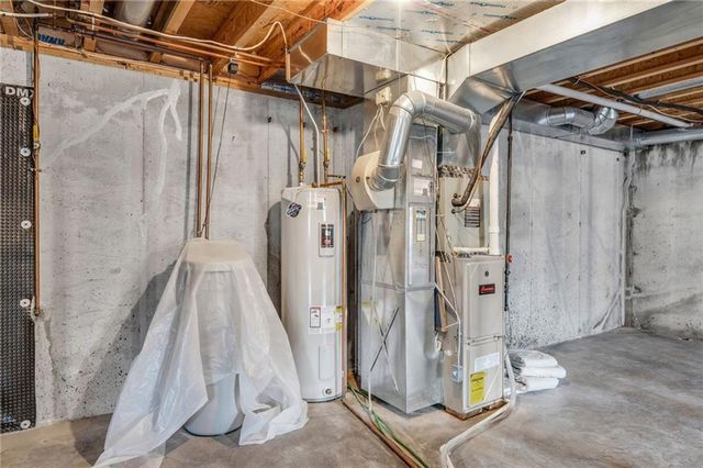 528 Durham Court, Lawrence, KS 66049