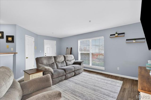 6 Homefield Gardens Drive 15N, O'fallon, MO 63366