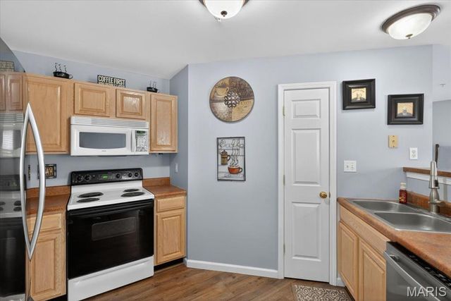 6 Homefield Gardens Drive 15N, O'fallon, MO 63366