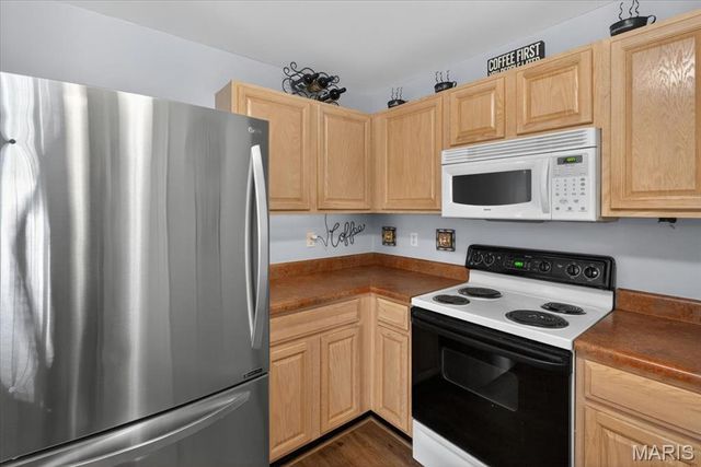 6 Homefield Gardens Drive 15N, O'fallon, MO 63366