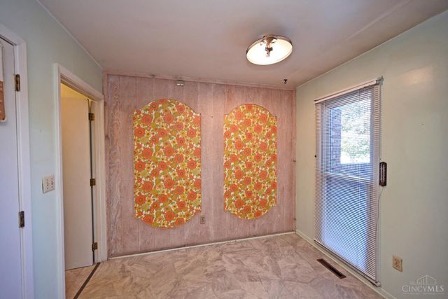 1136 Inner Circle Drive, Forest Park, OH 45240