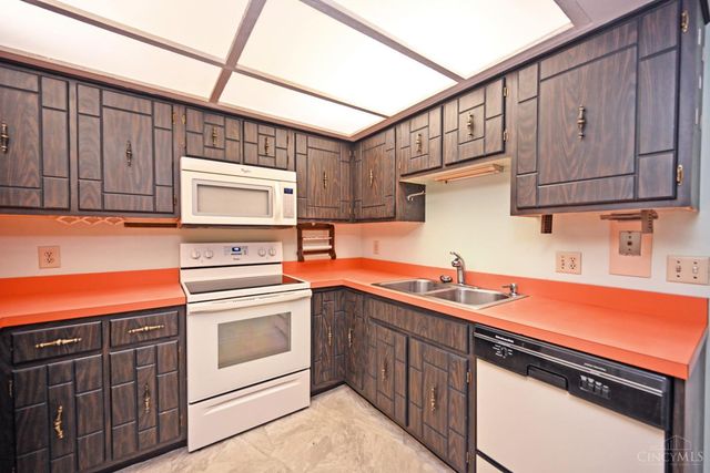 1136 Inner Circle Drive, Forest Park, OH 45240