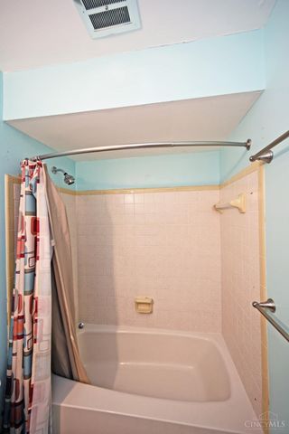 1136 Inner Circle Drive, Forest Park, OH 45240