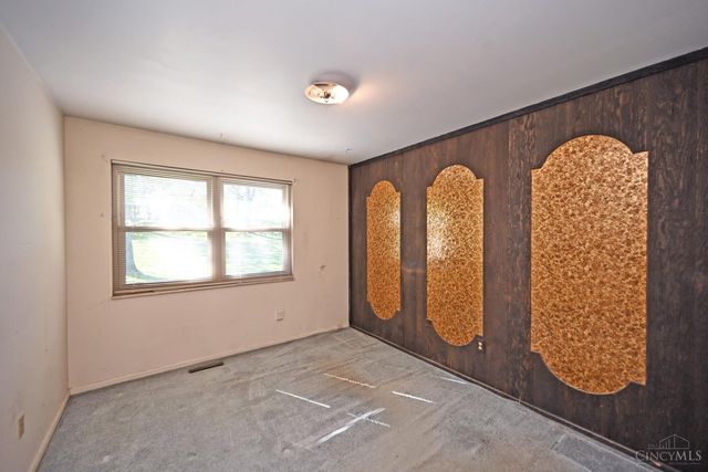 1136 Inner Circle Drive, Forest Park, OH 45240