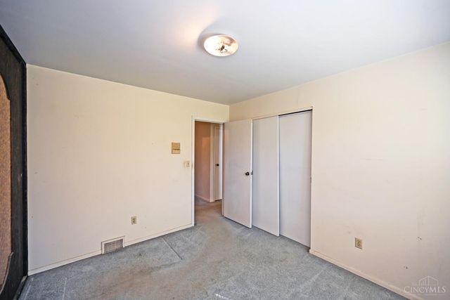 1136 Inner Circle Drive, Forest Park, OH 45240