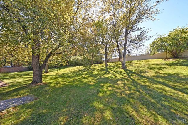 1136 Inner Circle Drive, Forest Park, OH 45240