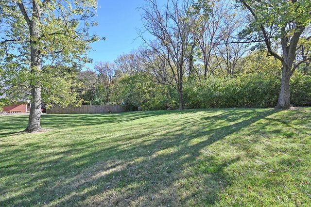 1136 Inner Circle Drive, Forest Park, OH 45240