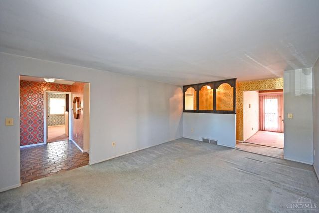 1136 Inner Circle Drive, Forest Park, OH 45240