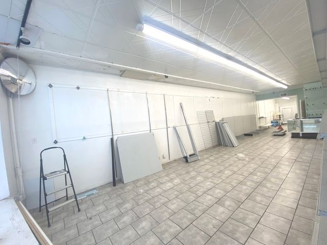 5940 S Pulaski Road, Chicago, IL 60629