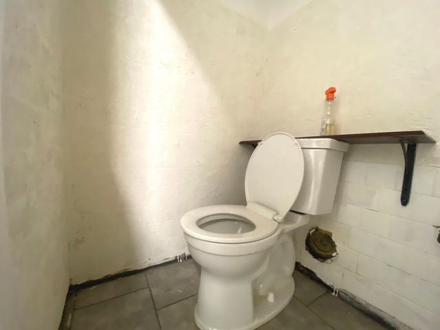 5940 S Pulaski Road, Chicago, IL 60629