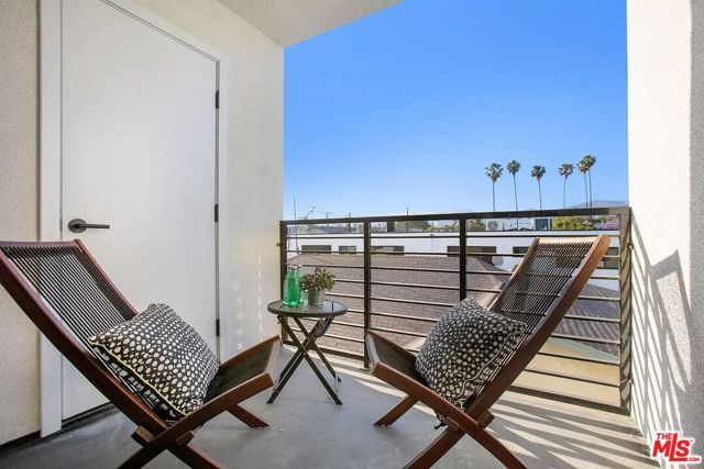 945 N Oxford Avenue 10, Los Angeles, CA 90029