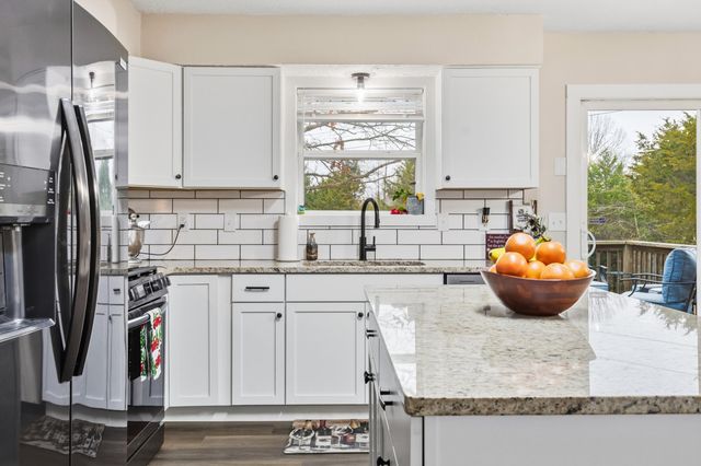 4615 S Tyler Terrace, Battlefield, MO 65619