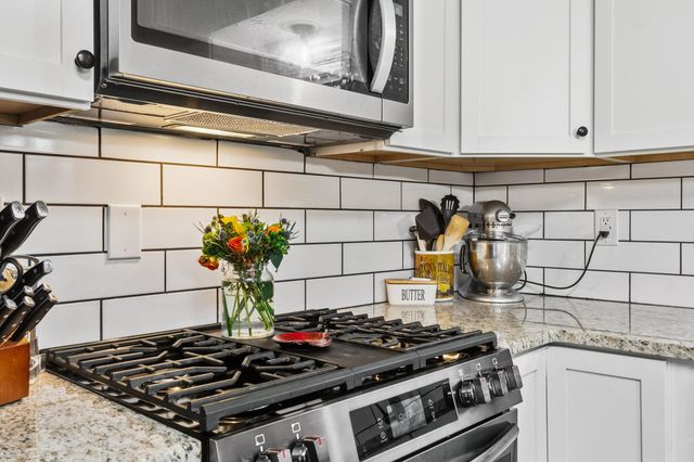 4615 S Tyler Terrace, Battlefield, MO 65619