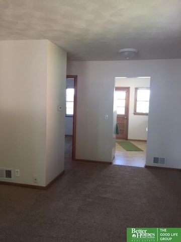 3758 S 82nd Street, Omaha, NE 68124