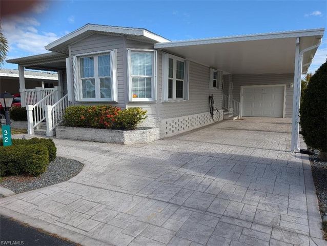32 Greenwood DR, North Fort Myers, FL 33903