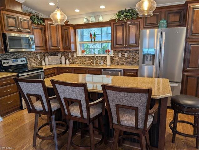 32 Greenwood DR, North Fort Myers, FL 33903