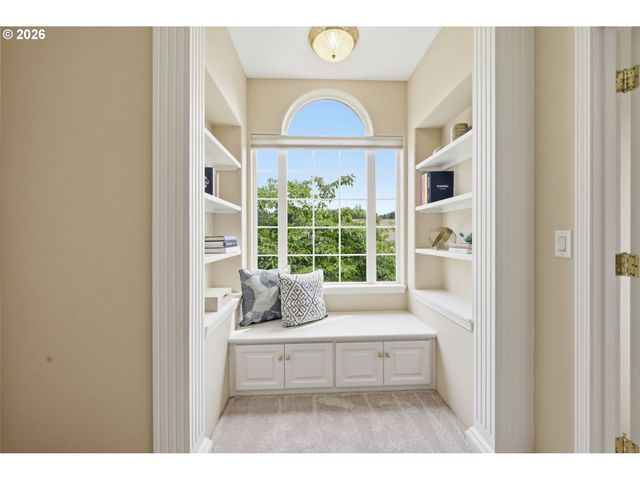 3325 PARK HILLS Dr, Eugene, OR 97405