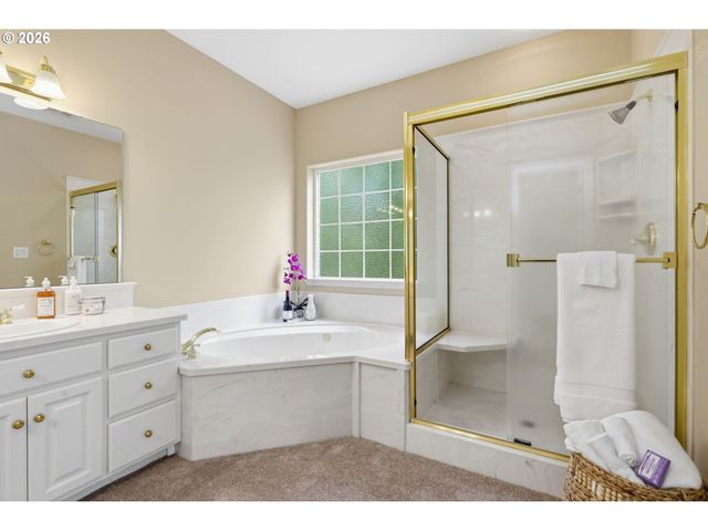 3325 PARK HILLS Dr, Eugene, OR 97405