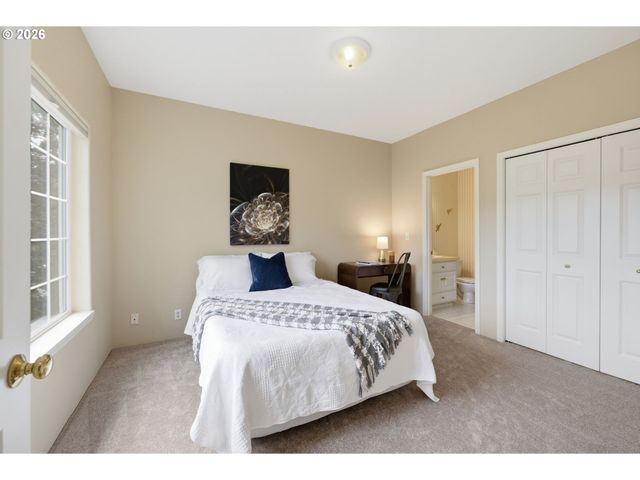 3325 PARK HILLS Dr, Eugene, OR 97405