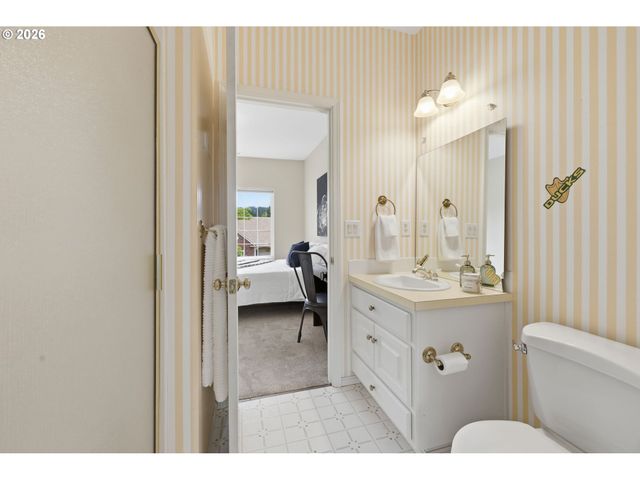 3325 PARK HILLS Dr, Eugene, OR 97405
