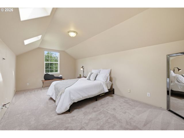 3325 PARK HILLS Dr, Eugene, OR 97405