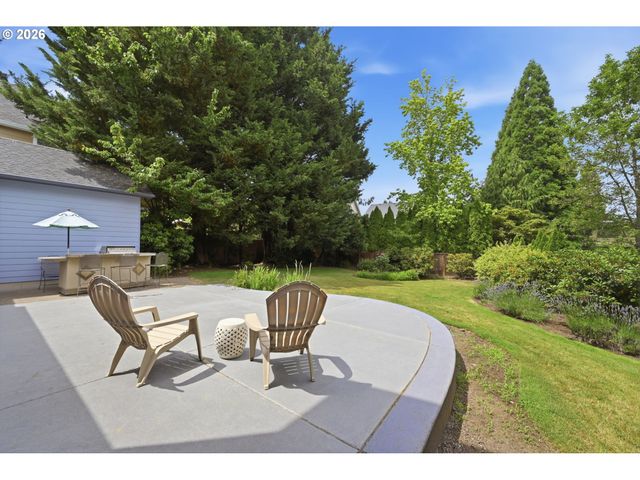 3325 PARK HILLS Dr, Eugene, OR 97405