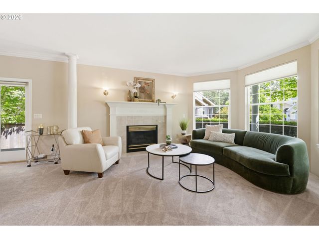 3325 PARK HILLS Dr, Eugene, OR 97405