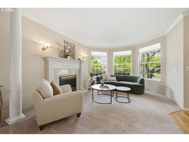 3325 PARK HILLS Dr, Eugene, OR 97405