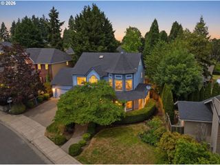 3325 PARK HILLS Dr, Eugene, OR 97405