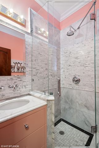 1934 N Bissell Street, Chicago, IL 60614