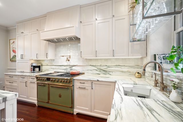 1934 N Bissell Street, Chicago, IL 60614