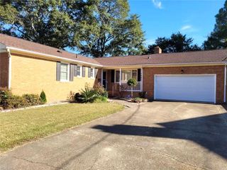 1226 Janaf PL, Norfolk, VA 23502