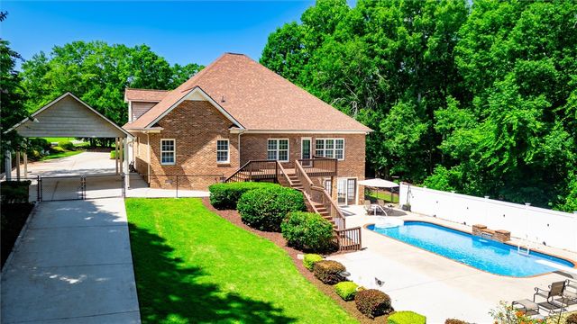 1102 Hunters Trail, Anderson, SC 29625