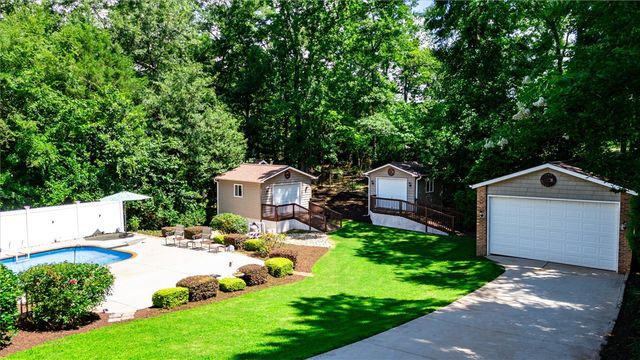 1102 Hunters Trail, Anderson, SC 29625