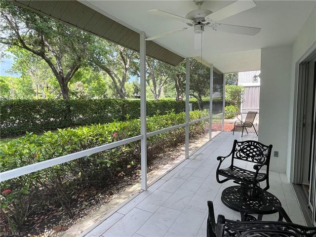 685 Windsor SQ 101, Naples, FL 34104