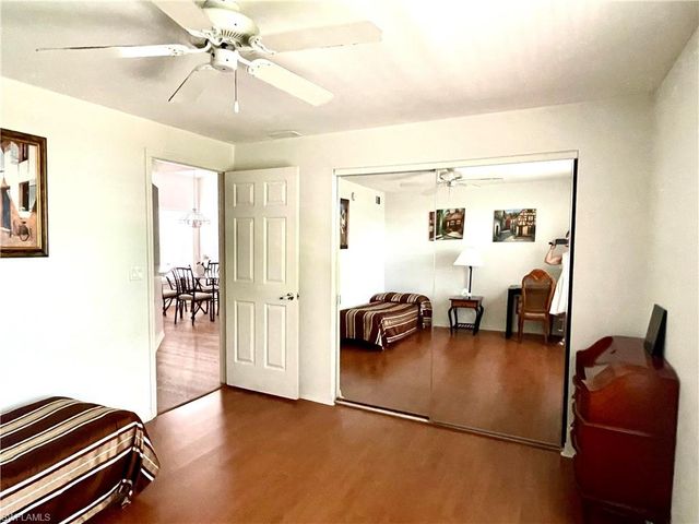 685 Windsor SQ 101, Naples, FL 34104