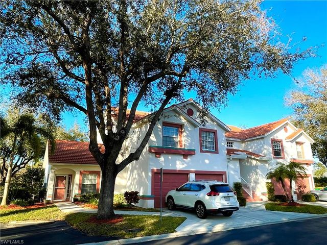685 Windsor SQ 101, Naples, FL 34104