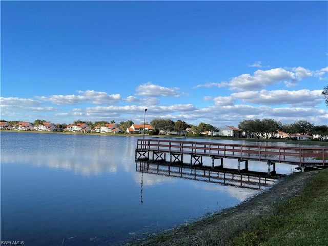 685 Windsor SQ 101, Naples, FL 34104