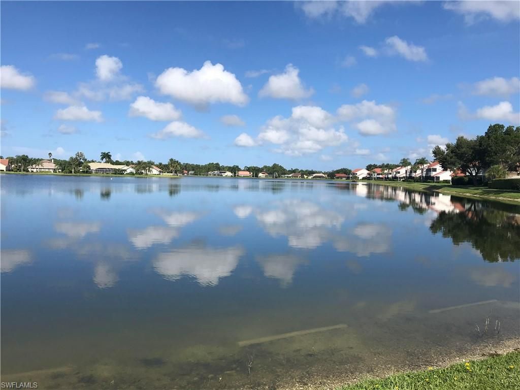 685 Windsor SQ 101, Naples, FL 34104