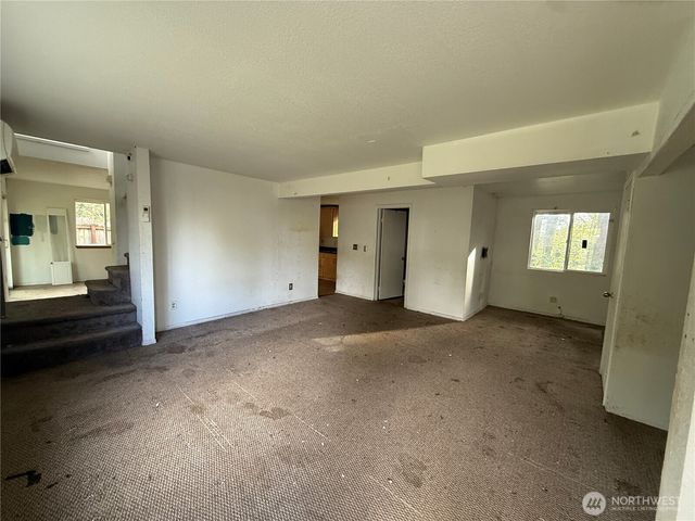 11 NE Skipper Court, Belfair, WA 98528